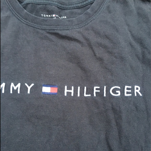 Vintage black 90s Tommy Hilfiger swag T-shirt - Picture 5 of 6